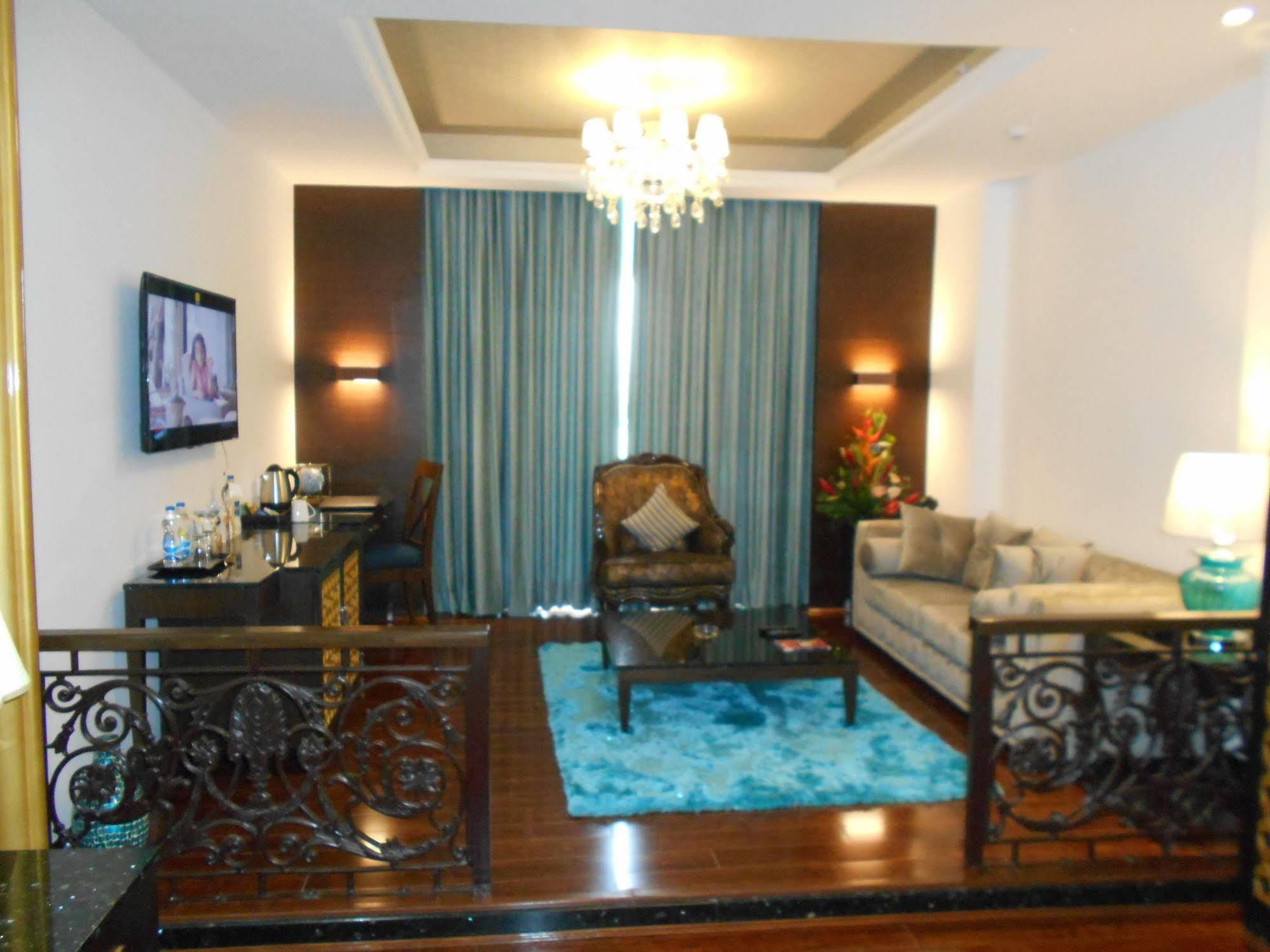La Marvella, Bengaluru Hotel Kültér fotó