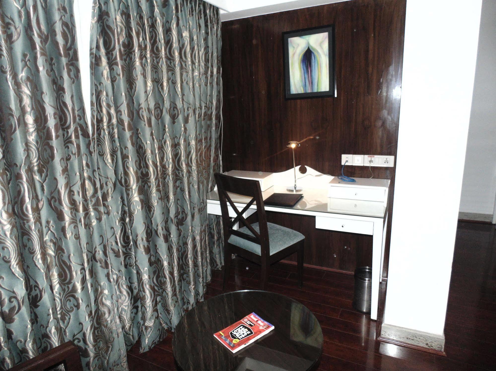 La Marvella, Bengaluru Hotel Kültér fotó