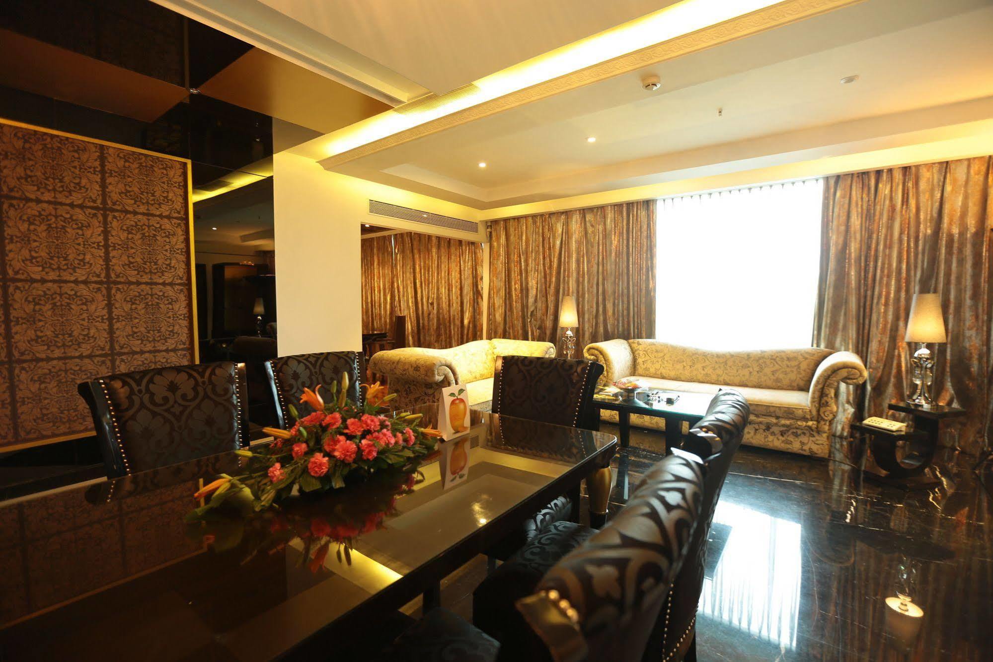 La Marvella, Bengaluru Hotel Kültér fotó