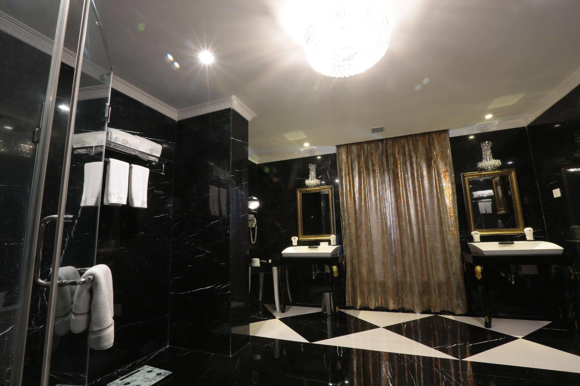 La Marvella, Bengaluru Hotel Kültér fotó