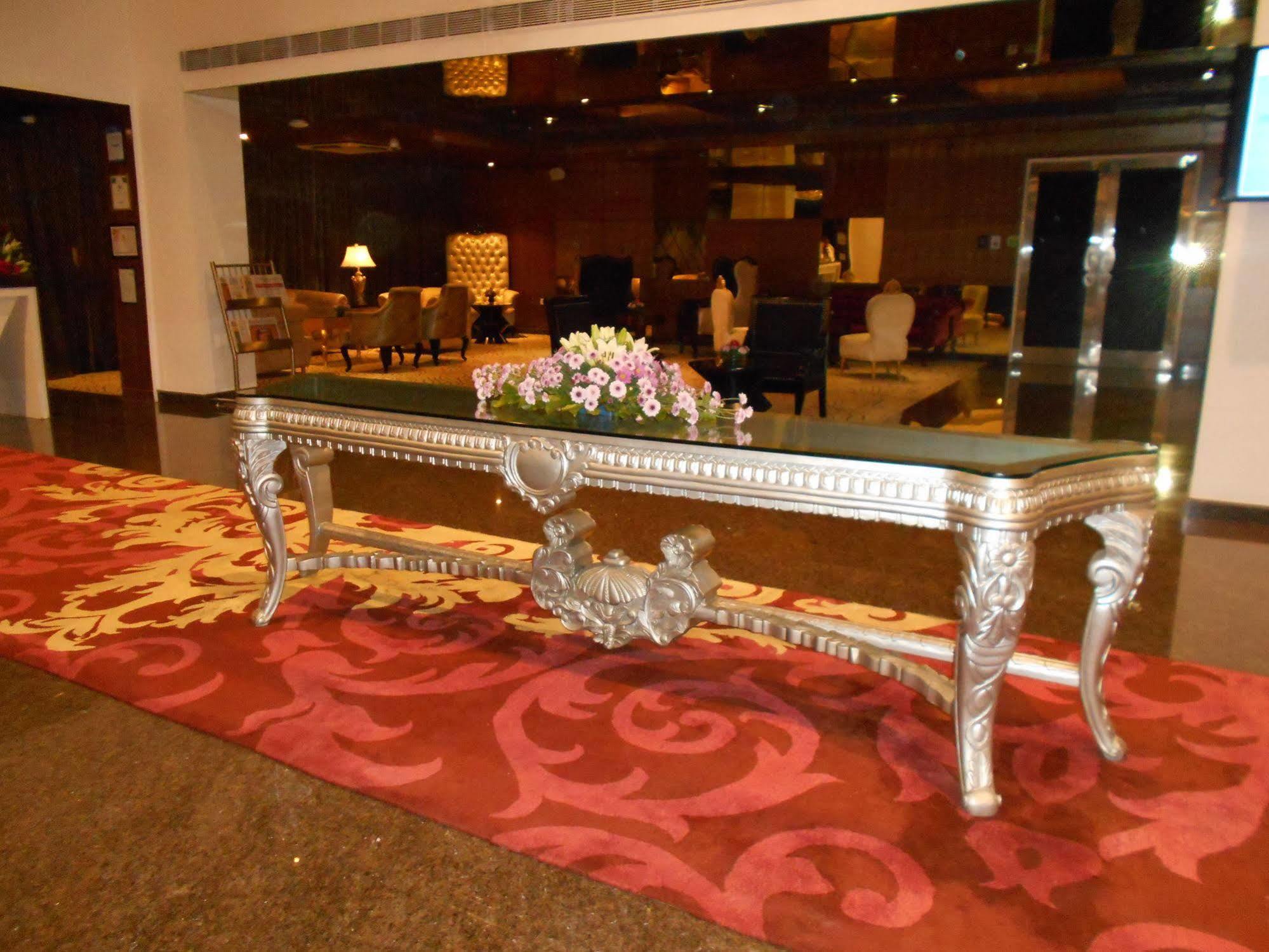La Marvella, Bengaluru Hotel Kültér fotó
