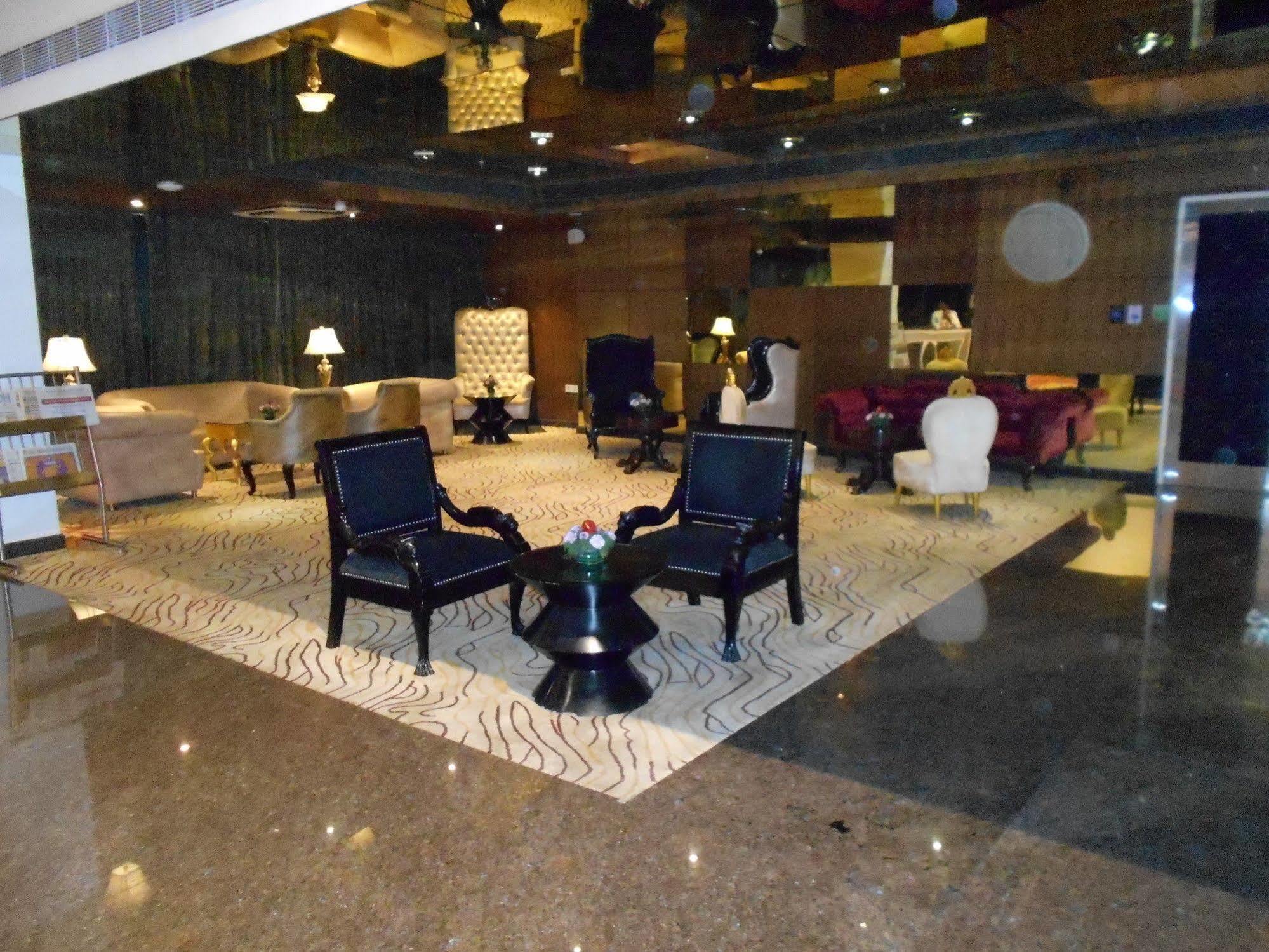 La Marvella, Bengaluru Hotel Kültér fotó