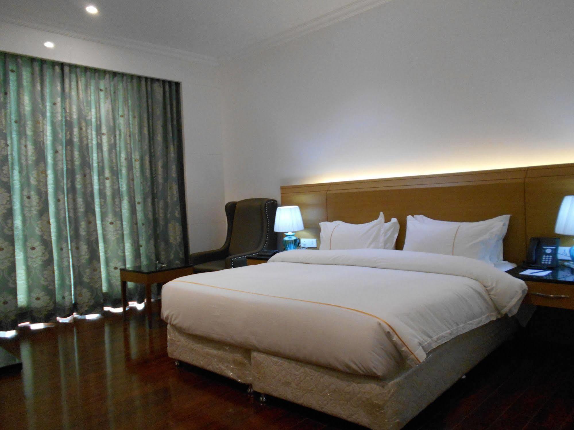 La Marvella, Bengaluru Hotel Kültér fotó